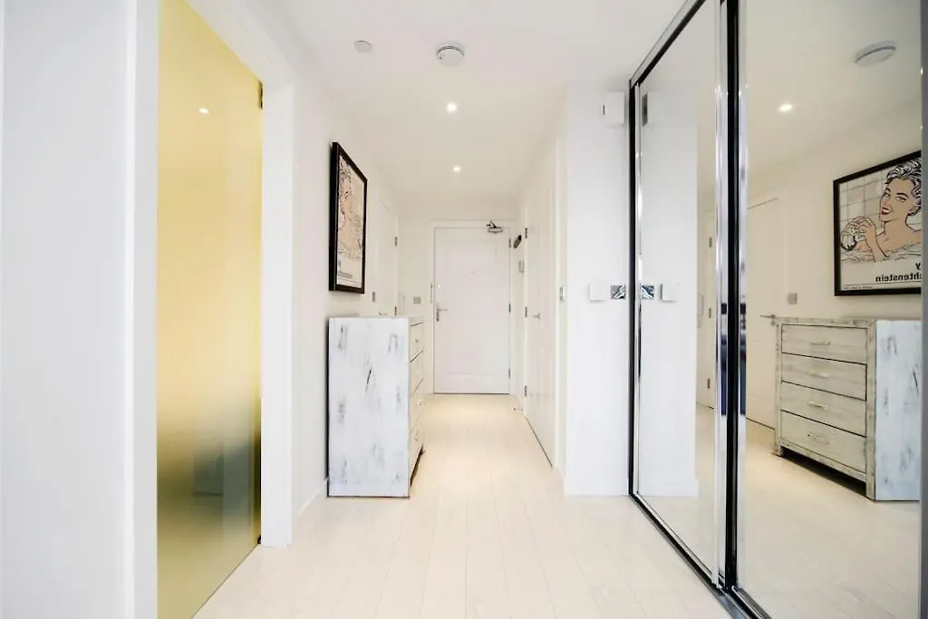 런던 Cool Dalston Studio With Balcony And Gym 아파트